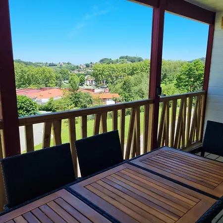 Etxean, De 1 A 6 Personnes Avec Barbecue, Parking Et Piscine Apartment Hasparren