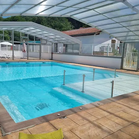 Apartment Etxean, De 1 A 6 Personnes Avec Barbecue, Parking Et Piscine Hasparren