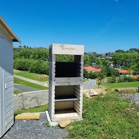 Etxean, De 1 A 6 Personnes Avec Barbecue, Parking Et Piscine * Hasparren